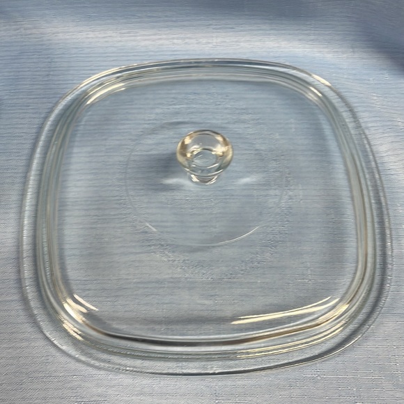 Corning ware blue cornflower Pyroceram 9” covered casserole - Picture 6 of 7